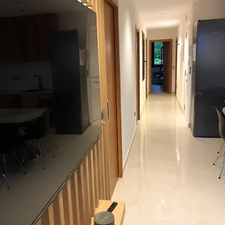 Luxury With Jacuzzi Apartment *
