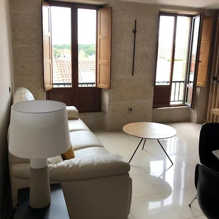 Luxury With Jacuzzi Apartment *